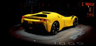 Ferrari dévoile la SF90 Stradale, une hybride !