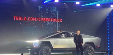 Tesla présente son pick-up et s'attire les moqueries des internautes