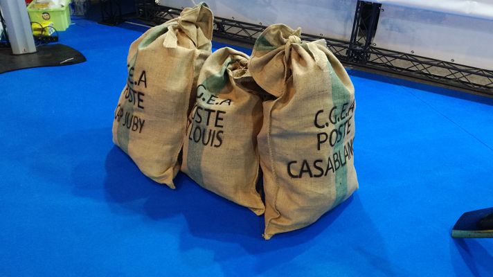 Des sacs de l'aéropostale