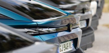 Voiture de l'année 2023 seules 2 thermiques sont qualifiées et elles sont tricolores