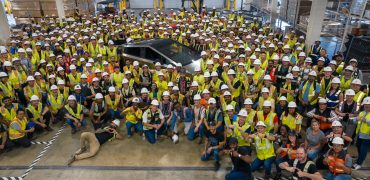 Le premier Tesla Cybertruck sort des usines et fait un bad buzz !