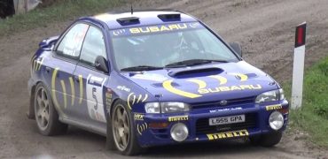 subaru-impreza-555-voitures-de-courses-emblématiques (1)