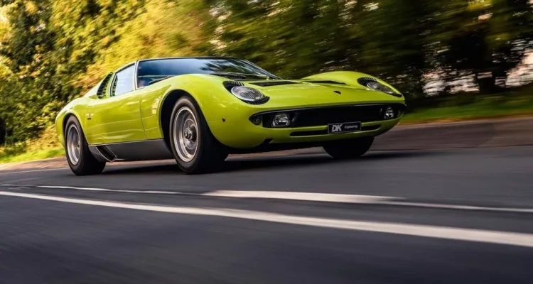 1971_Lamborghini_Miura_P400_SV_voitures_de_collection (1)