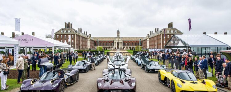 Rassemblement incroyable d'Aston Martin Valkyrie à Londres !