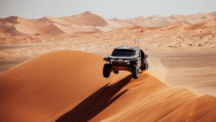 Dacia triomphe en W2RC avec une deuxième victoire ! Abandon de Loeb à Abu Dhabi